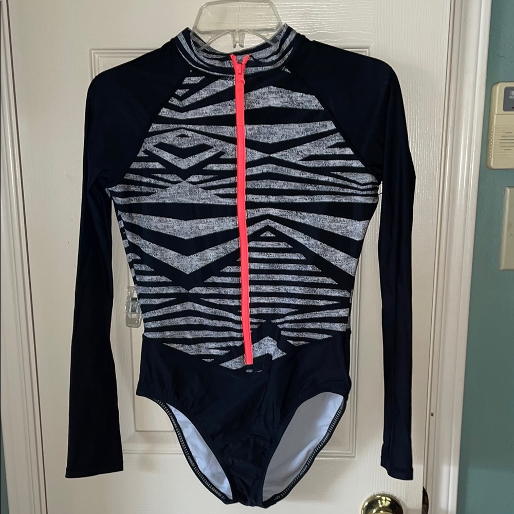 Speedo Black and White Rashguard Swimwear